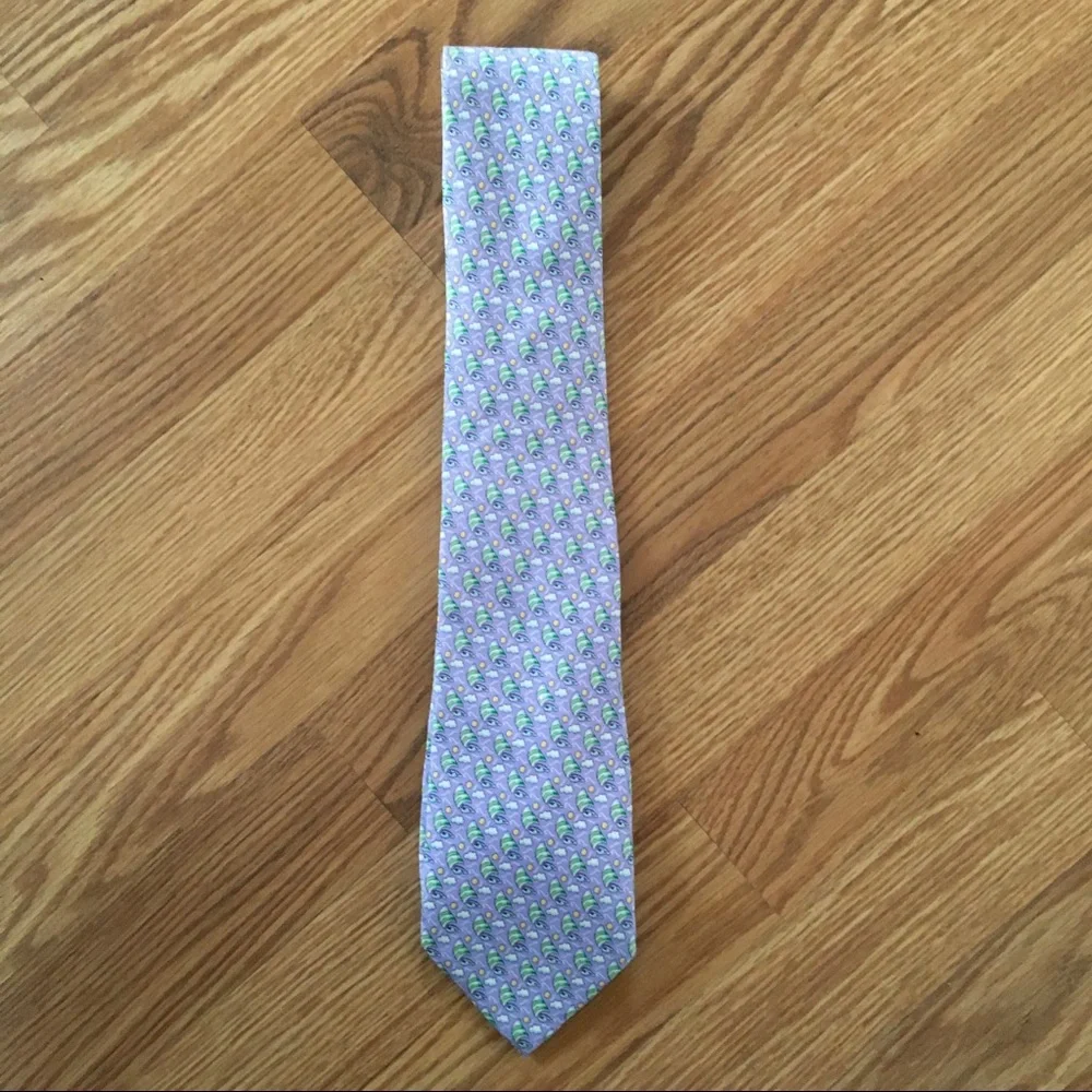 Vineyard Vines Martha’s Vineyard lavender‎ sailboats Necktie